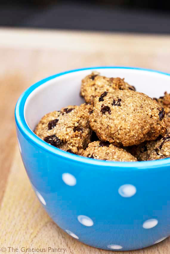 Clean Eating Oatmeal Raisin Cashew Cookies Recipe