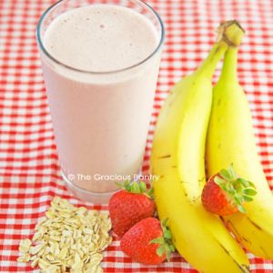 Clean Eating Strawberry Oatmeal Smoothie Recipe