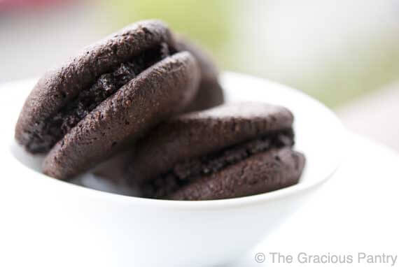 Homemade Oreos Recipe (With Chocolate Filling)