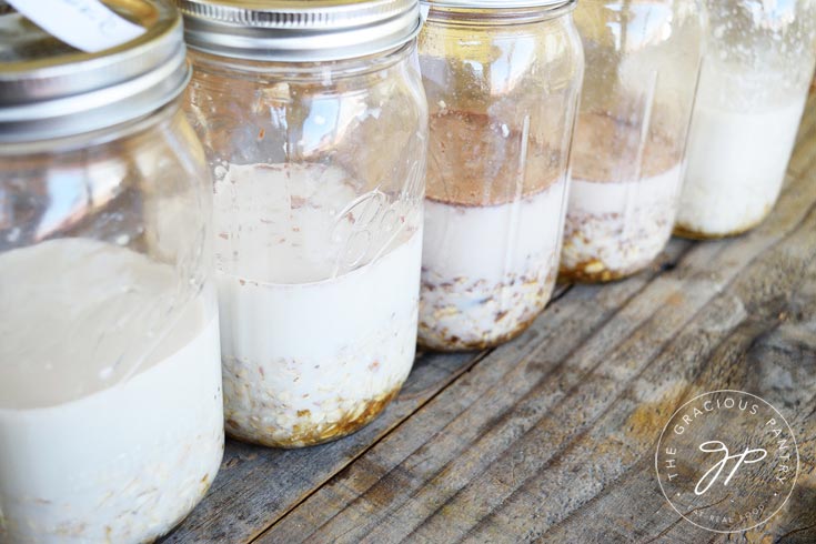 5 Clean Eating Overnight Oatmeal Packets You Can Prep In Minutes!