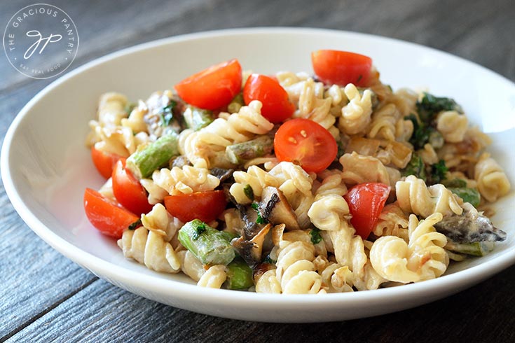 Clean Eating Cashew Alfredo Vegetable Pasta Recipe