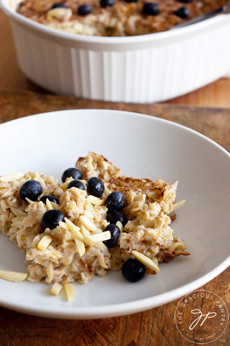 Baked Oatmeal With Apples