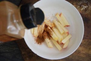 Step 5 - Sprinkle your apples with your spice of choice.