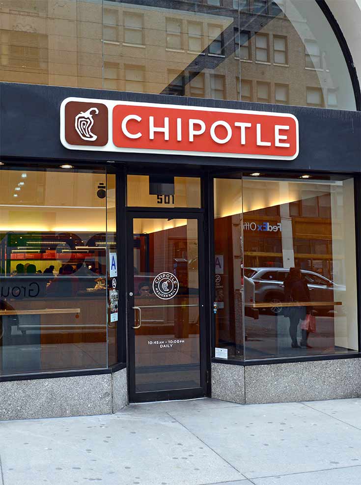 The front of a Chipotle restaurant.