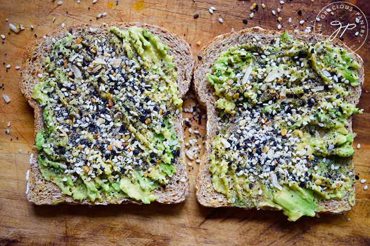 AVO-TOAST WITH EVERYTHING BAGEL SEASONING – A Spice Affair.