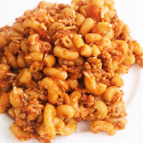 A white plate filled with Chili Mac.