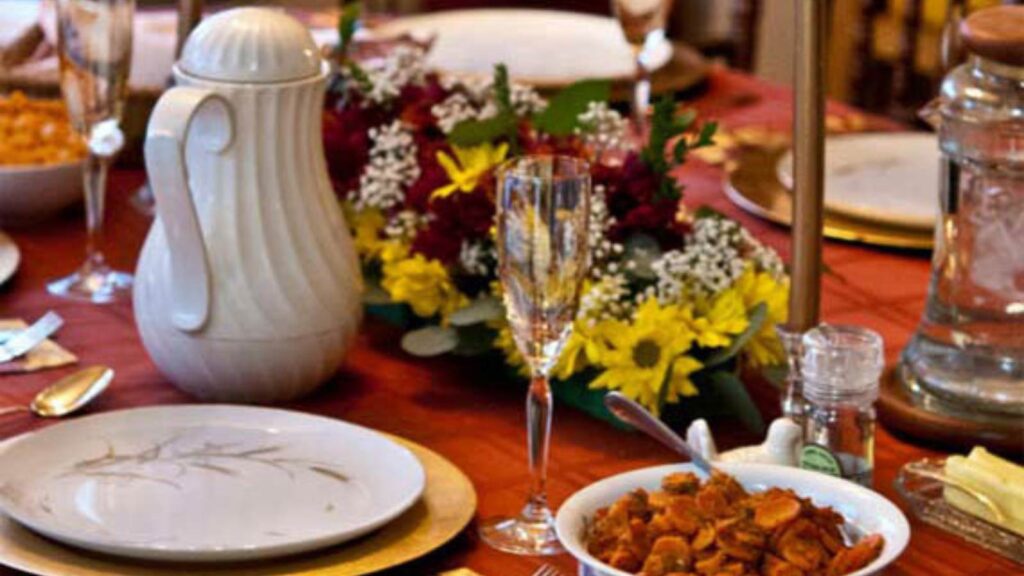 A decorated Thanksgiving table.