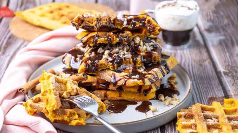 Sweeten Your Winter Breakfasts With These 12 Healthy Waffle Recipes