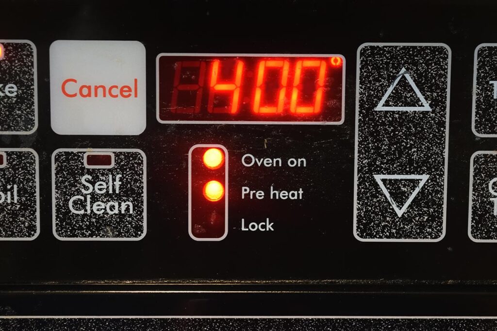 400 degrees set on an oven display.