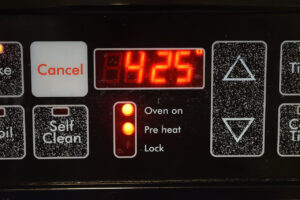 425 degrees set on an oven display.