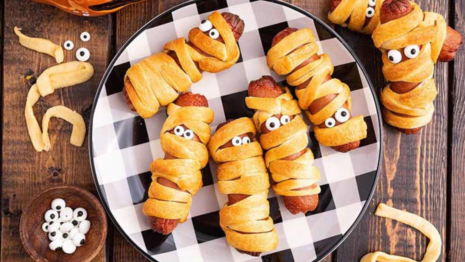 Hot dogs wrapped like mummies in puff pastry dough.